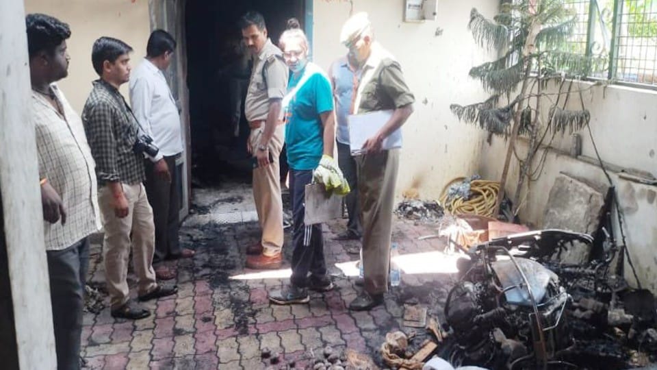 Chhindwara: Five members of the family were scorched by the fire in the house