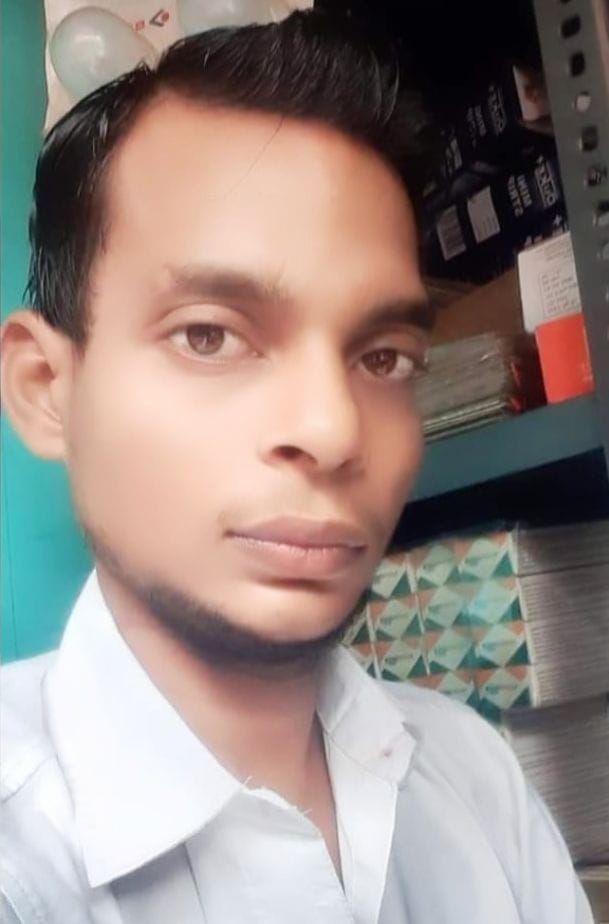 Hardoi, Shop owner's body found hanging on the second floor