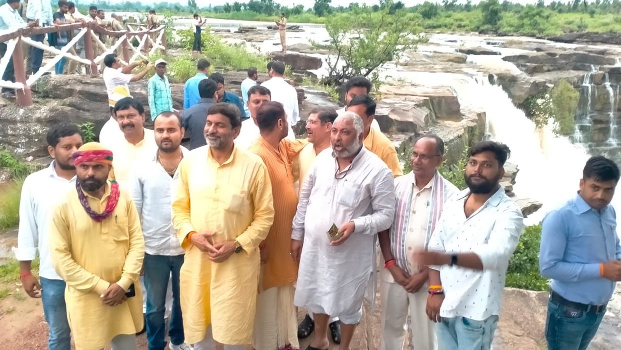 Chitrakoot: Transport Minister visited religious places