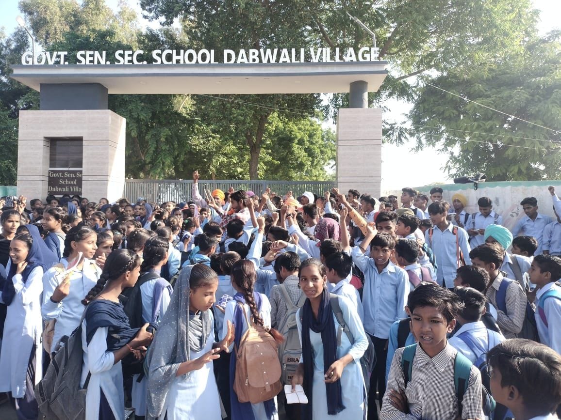 Dabwali: Lack of teachers, villagers lock the school gate