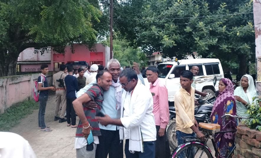 Traumatic accident in ghazipur mother father and son died due to lightning