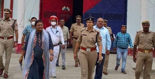 Kanpur Dehat: DM and SP inspected the district jail, six CCTV cameras found closed
