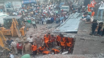 Building collapsed in Jammu Janipur, police and local people carried out rescue