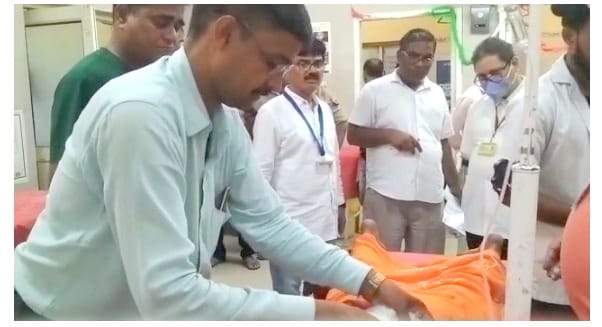 a young man stabbed a woman in a dispute over a transaction of one thousand rupees in Kannauj