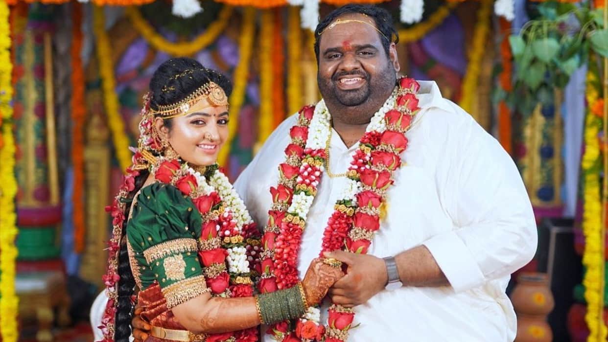 South Actress Mahalakshmi Marriage with Filmmaker Ravindra Chandrashekhar photos went Viral
