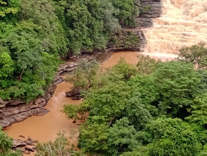 Two youths drowned in Jogia Dari waterfall mirzapur police search continues