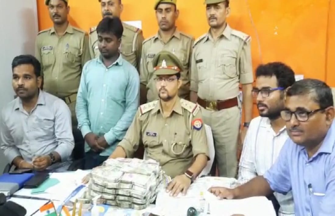 Youth caught with Rs 36 lakh at mirzapur railway station he was going to Kolkata to buy gold
