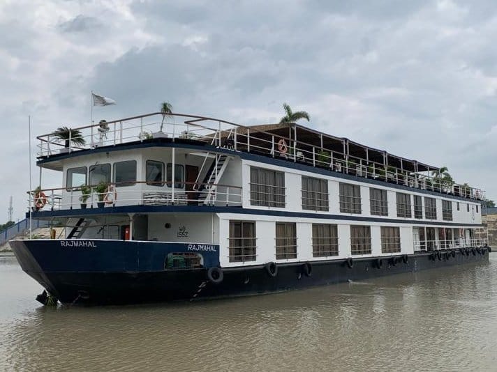 Now uxury cruise will run in ganga river Ganga Kolkata to varanasi journy via national waterways