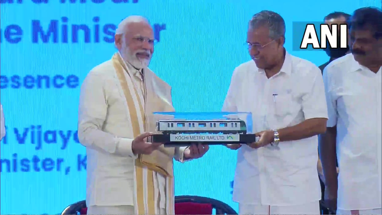 Kerala CM Pinarayi Vijayan felicitates PM Narendra Modi Phase 2 corridor of Kochi Metro Rail and other project