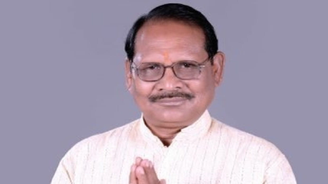 Chhattisgarh minister quotes lines from Madhushala speaks on liquors power to unite at deaddiction event Video