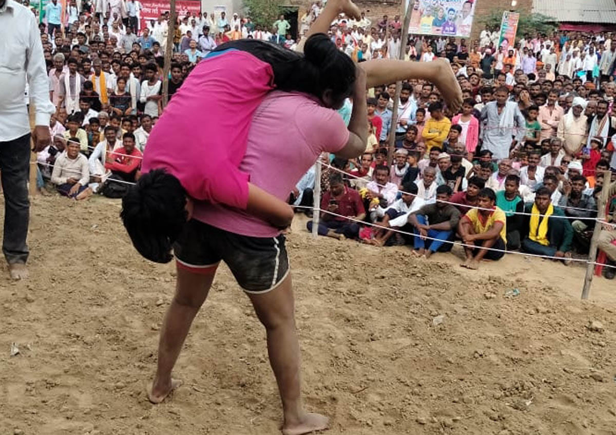 Hamirpur: Upendra Wrestler dominated the riots of Teeja Mela