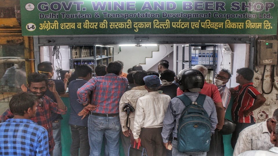 Customers returning disappointed because of their favorite brands not found at Delhi government liquor shops