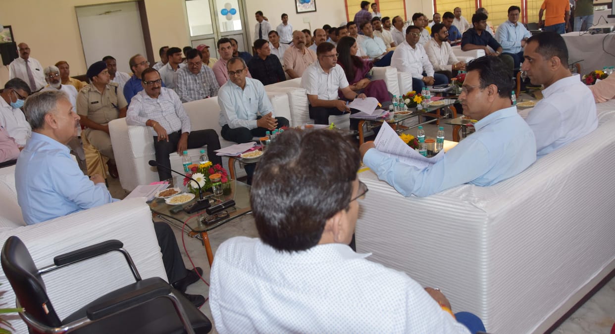 The meeting of officials of two states regarding the problem of chemical water was inconclusive