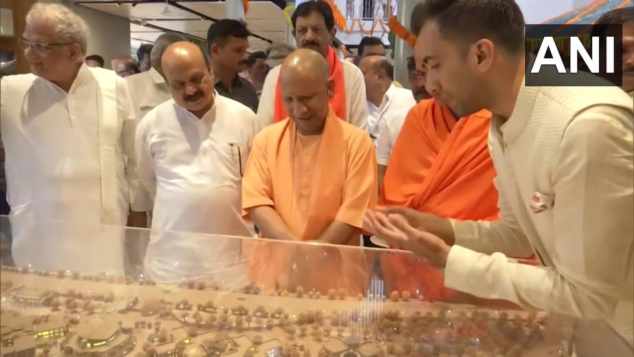 UP CM Yogi Adityanath Karnataka Visit To Inaugurate Wellness Centre In Bengaluru Today News In Hindi