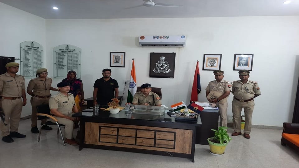 Agra Police Bust Woman Killing Case Of Pinahat Daughter In Law And Nephew arrested