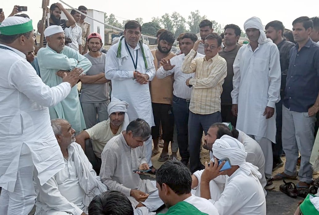 Farmers occupied the plant of the highway construction company