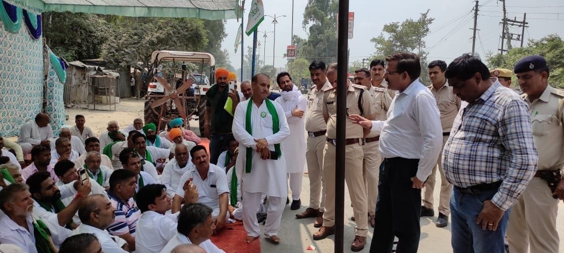 Farmers kept SK road jammed for four and a half hours