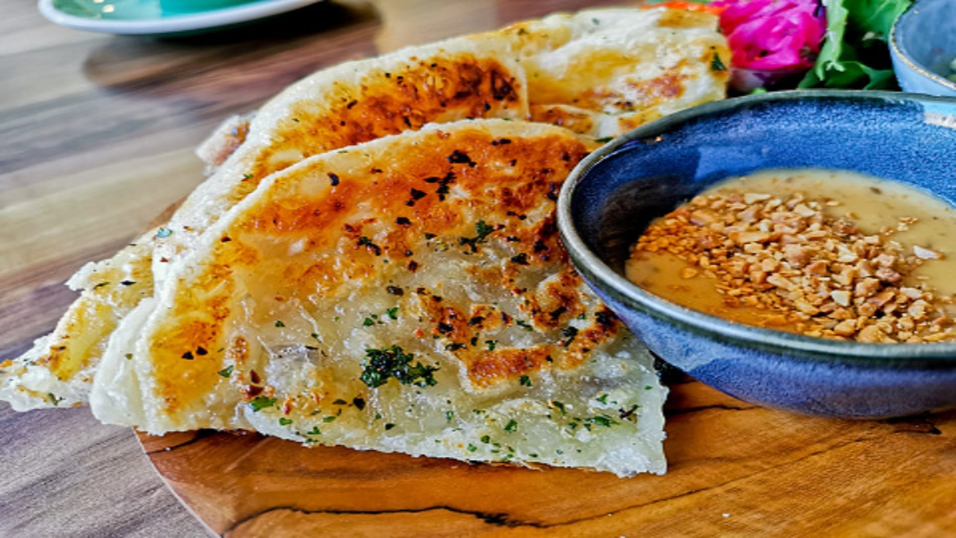 make delhi famous street food aloo paneer kulcha at home