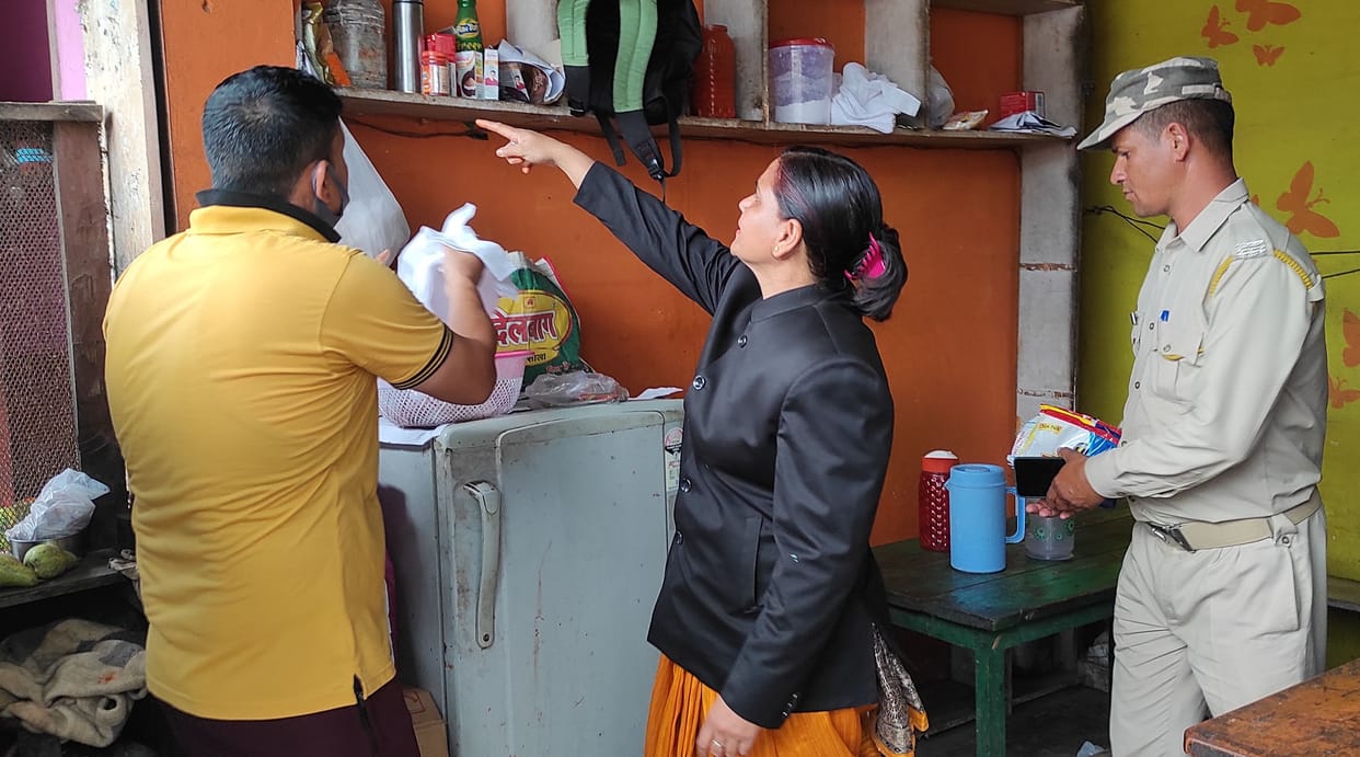 Invoice of seven traders for using single use plastic