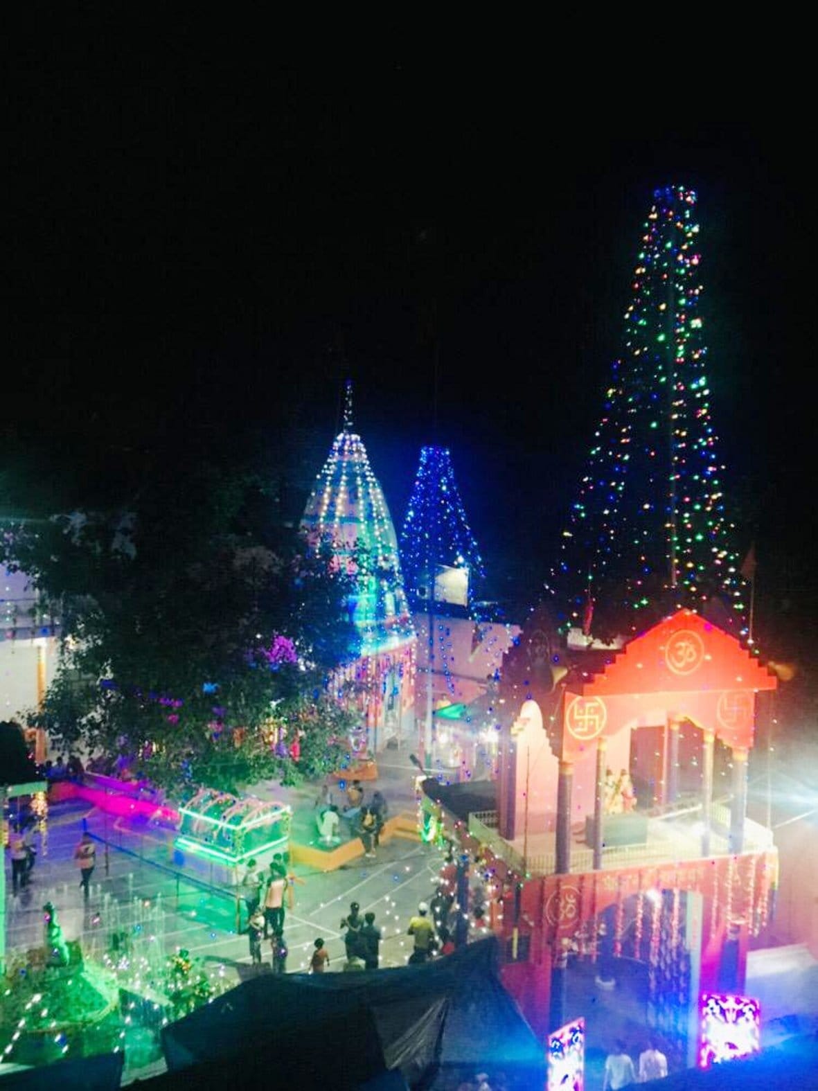 Devotees worshiped Lord Shiva and sought a vow