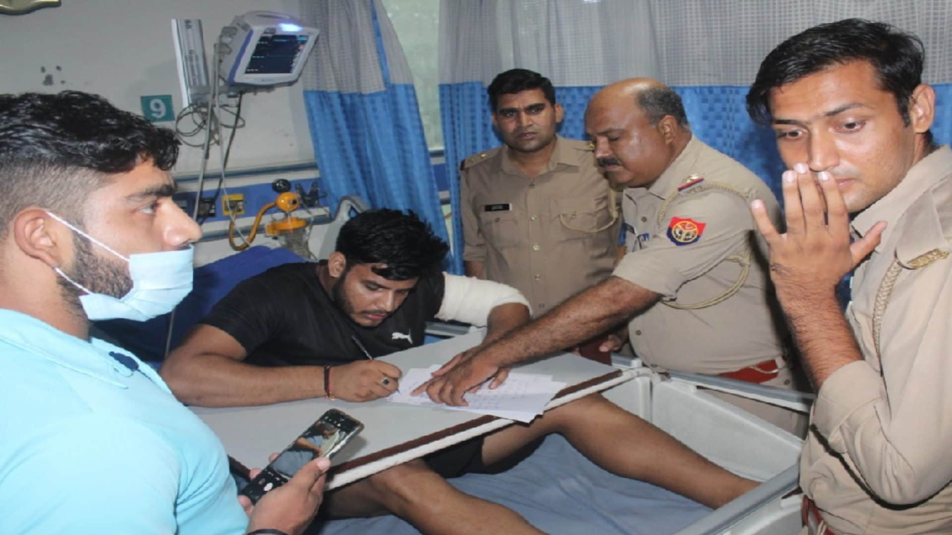 Knife attack on two players at Kailash Prakash Sports Stadium in Meerut