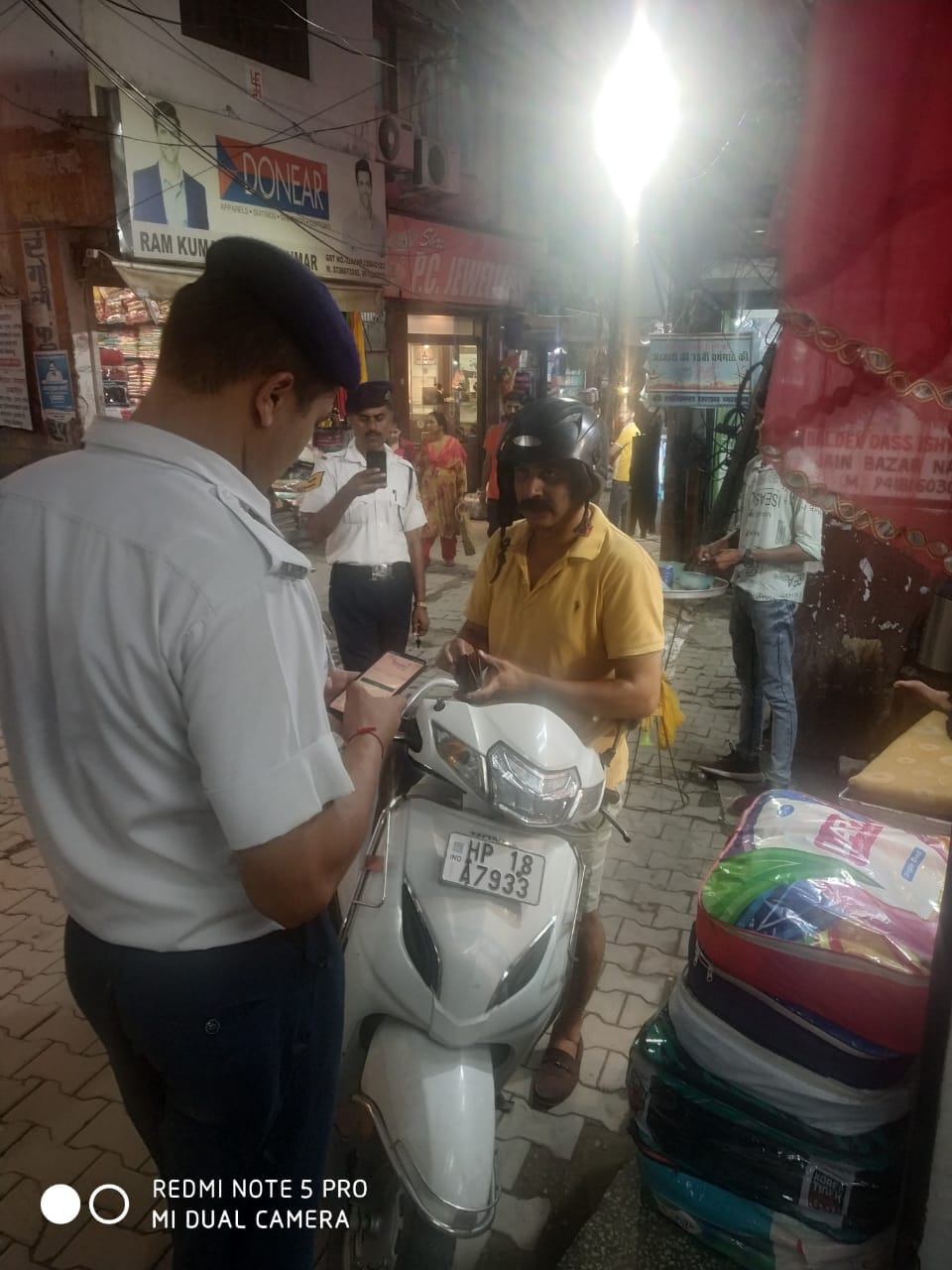 in nahan city traffic police cut chalan of 45 vehicles