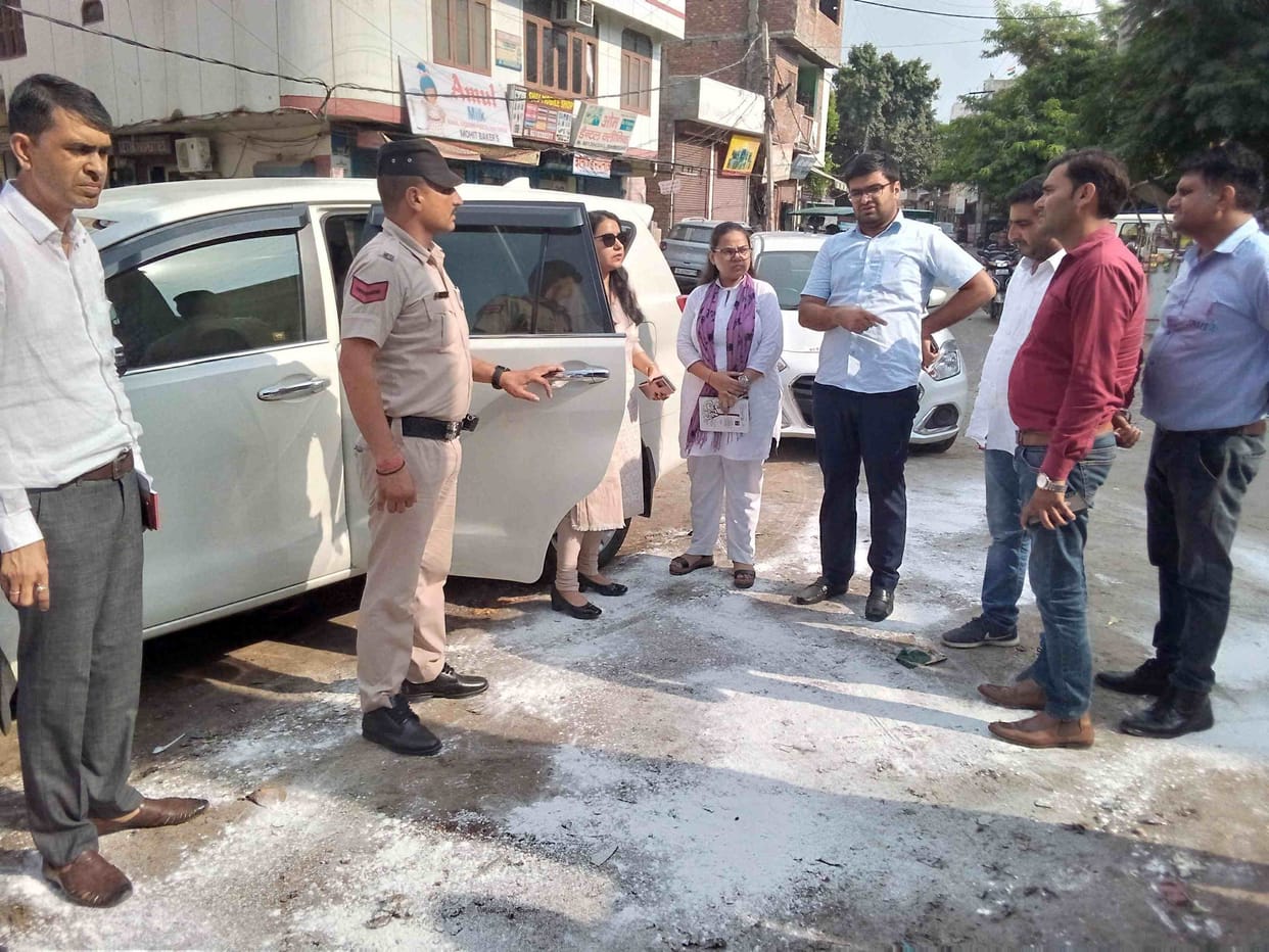 Corporation commissioner expressed displeasure after seeing heaps of garbage, ultimatum to JBM officer