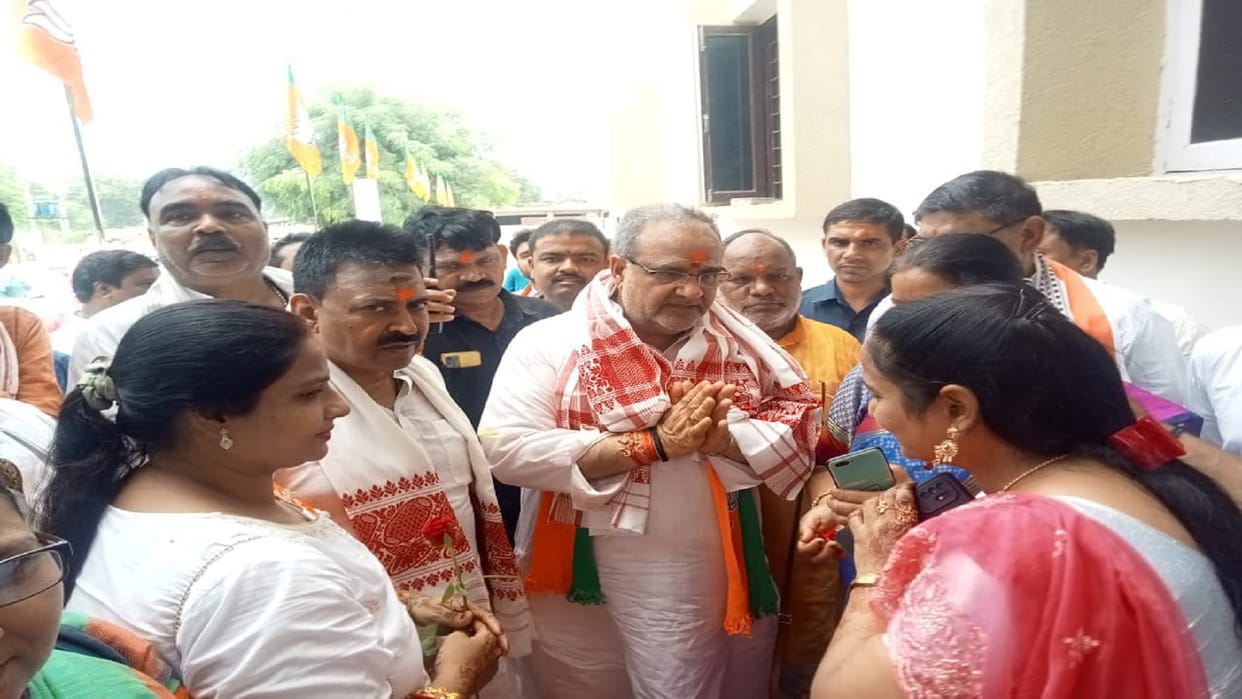 BJP state president Bhupendra Chaudhary worshiped at Kashi Vishwanath temple also visited the corridor