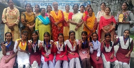 GGIC girls won gold medals in Divisional Taekwondo