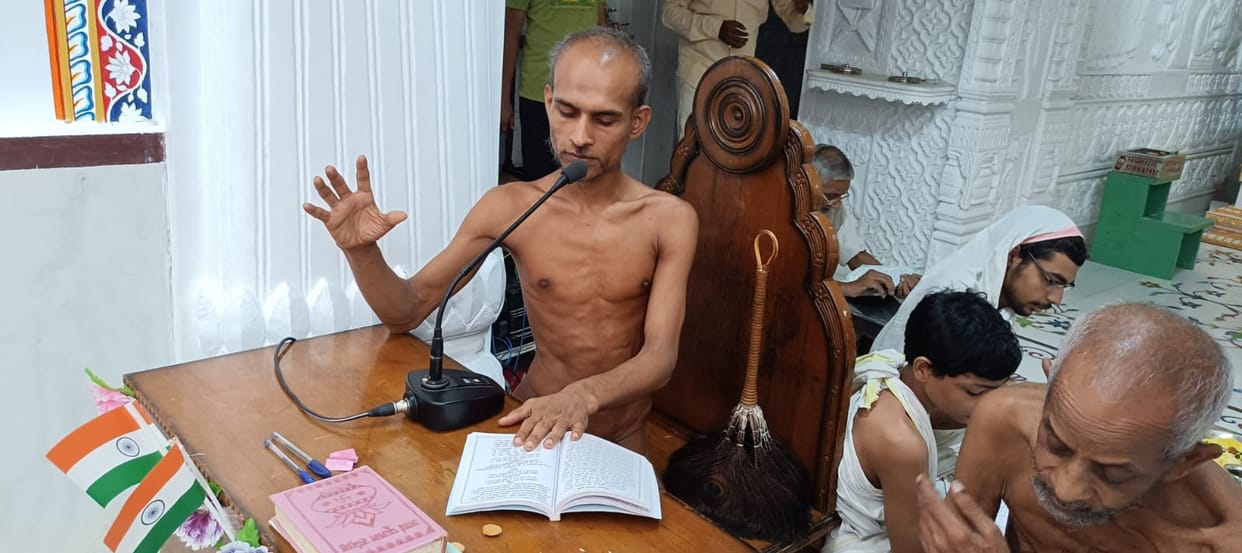 Worship of the best Arjava Dharma on the third day of Paryushan festival