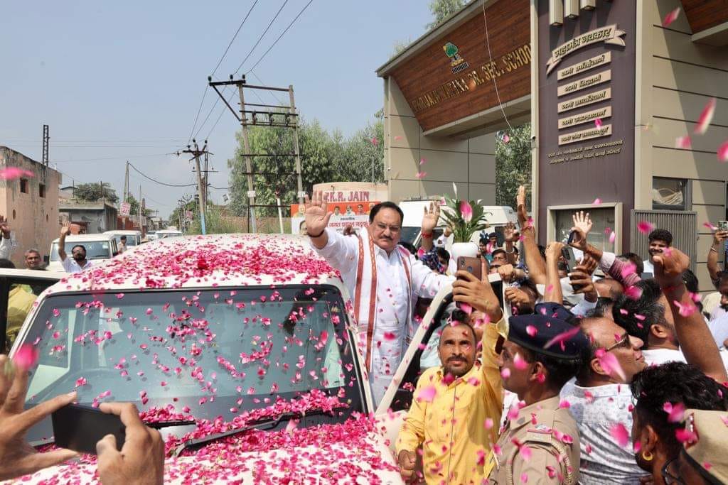 Nadda told the workers how to strengthen the organization