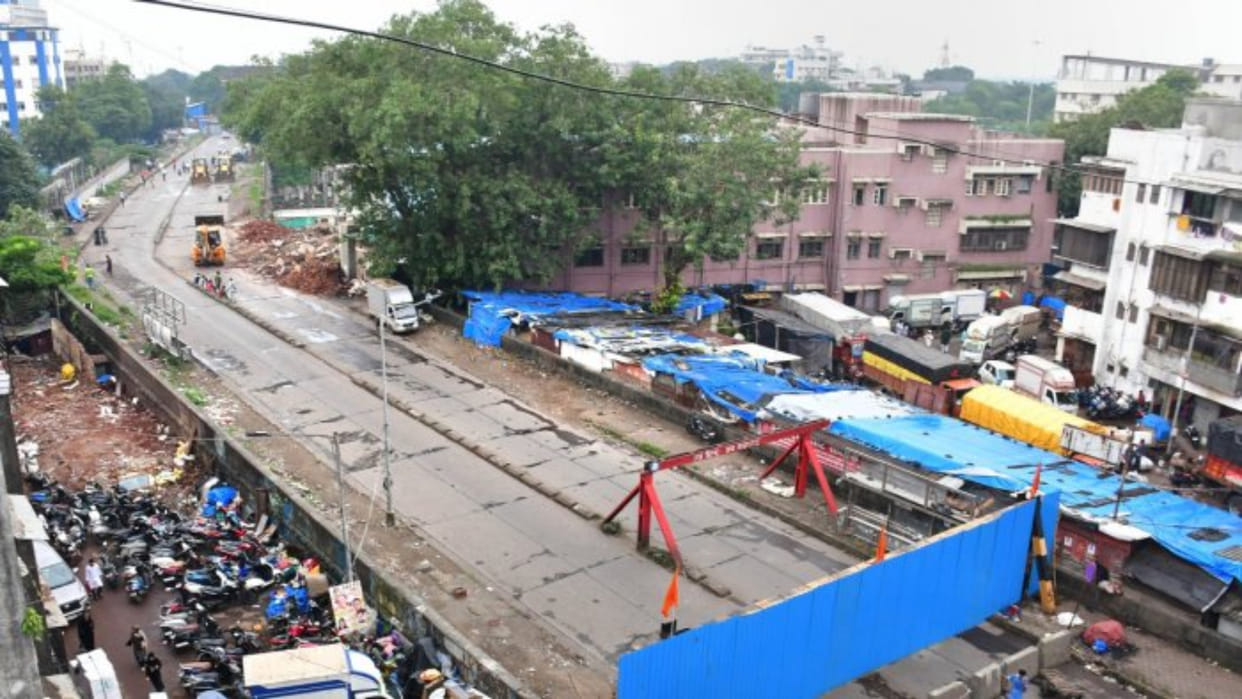 Mumbai Demolition of British era Carnac bridge begins work likely to take 3 months says Central Railway