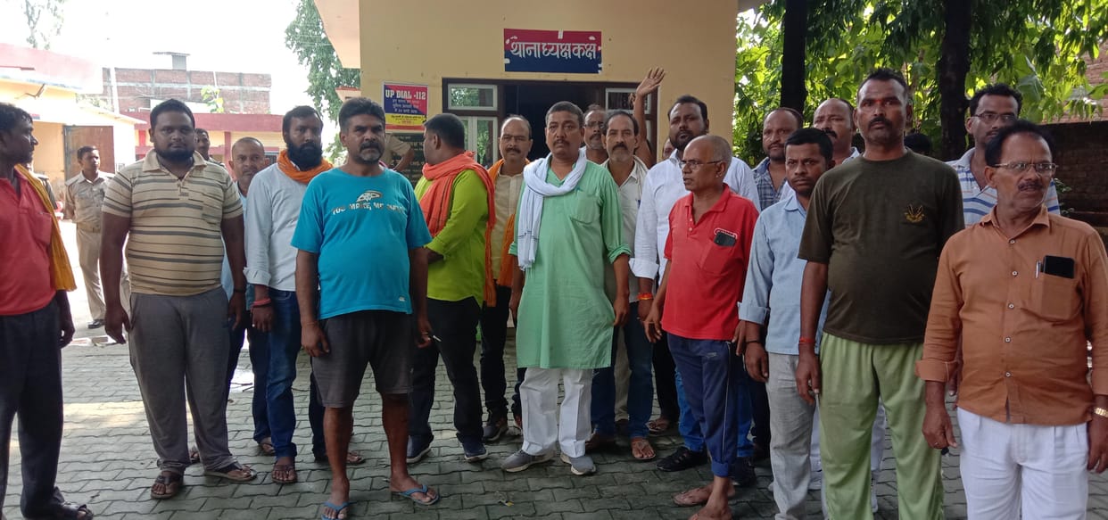 Challan of shopkeeper with a gun, BJP workers created a ruckus