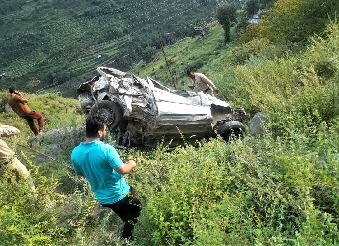 one died in car accident in rohru