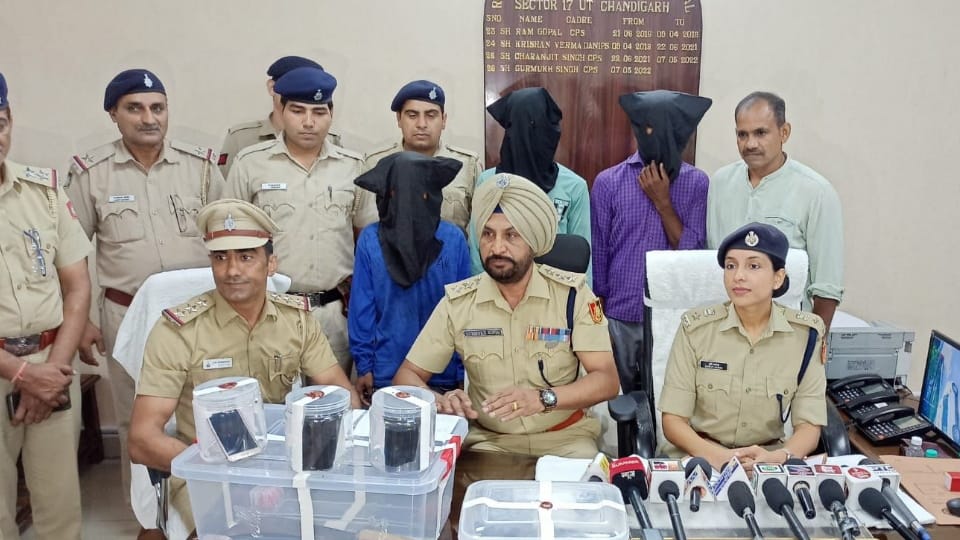 Chandigarh police arrested three accused including watchman in case of loot
