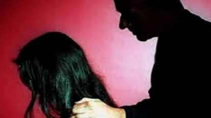 दुष्कर्म की कोशिश। प्रतीकात्मक तस्वीर