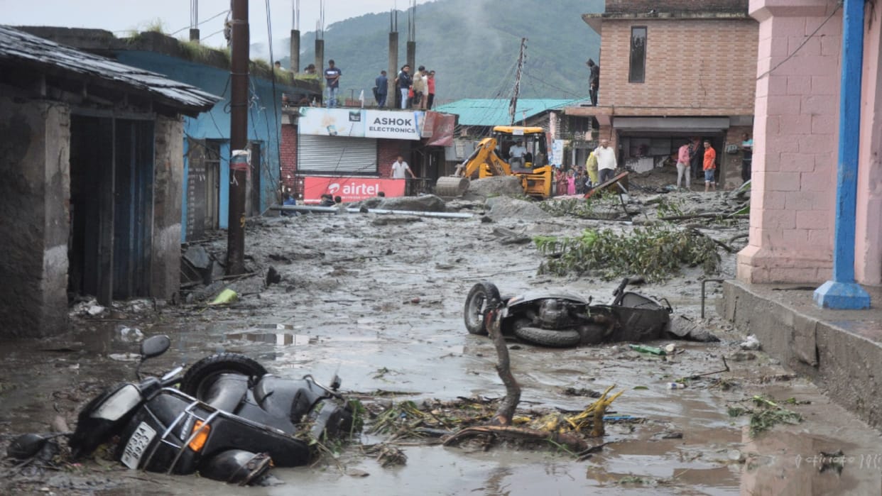 45 sheep and goats missing in Khaniyara due to cloudburst, partial damage to 15 houses, administration team vi