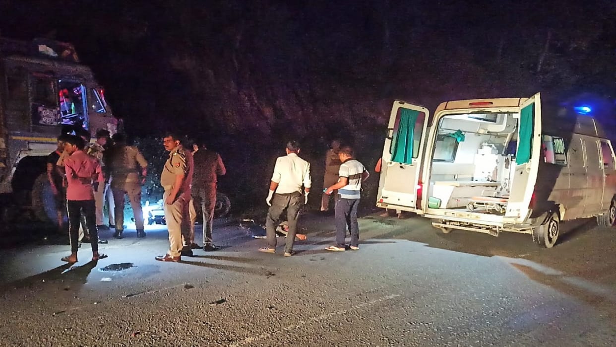 truck crushes three including woman death on the spot in Sonebhadra