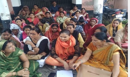 BJP leader arrested for assaulting doctor after entering CHC in ghazipur supporters created ruckus