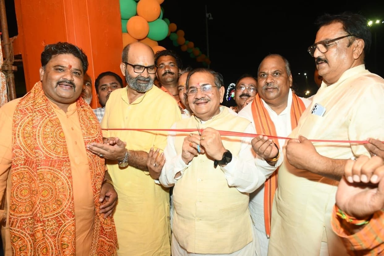 Hathras: BJP officials counted the plans of the government