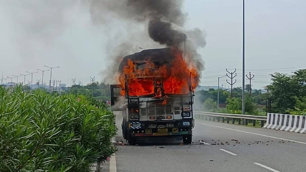 Jhansi: Video designer dies in road accident