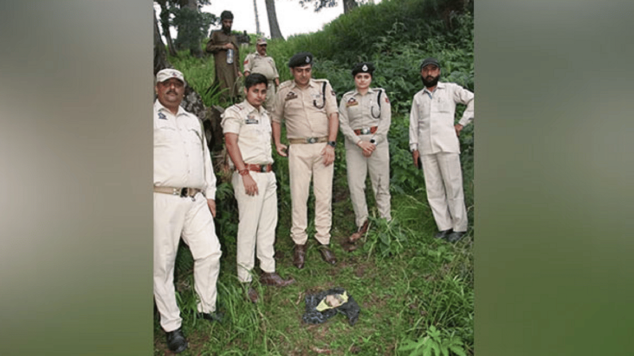 Jammu-Kashmir: Police recovered two grenades at the behest of the main accused in the Gool blast case