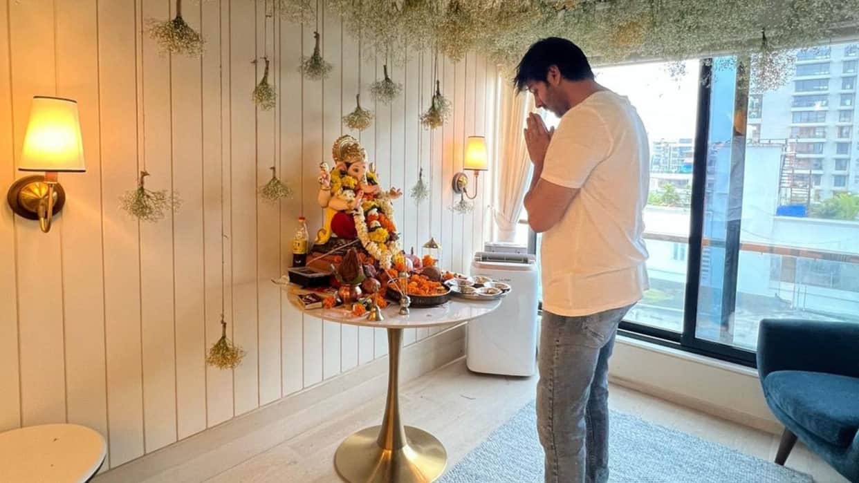 Satyaprem Ki Katha Kartik Aaryan started shooting for new film with kiara advani by taking ganpati blessings