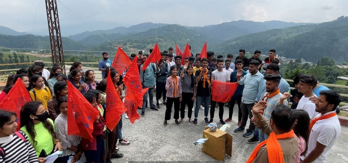 ABVP workers burnt effigies of corrupt