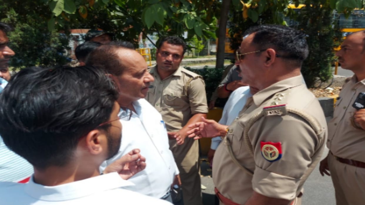 Meerut: Ruckus outside SSP office over parking of car, constable fired pistol at former bar president