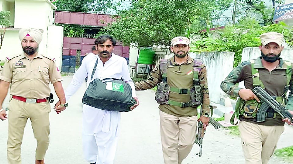 Poonch LoC: Pakistan Army returns Indian national, agencies are interrogating Rashid