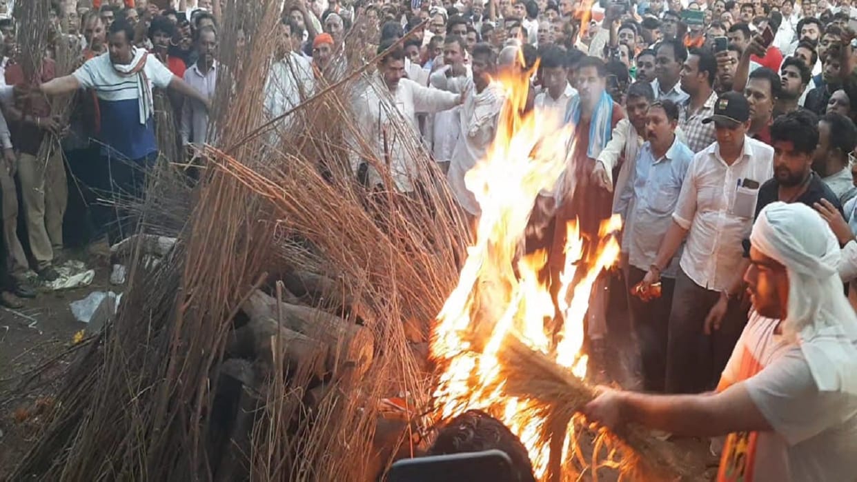 Ramvir Upadhyay last processions in Sadabad news update today
