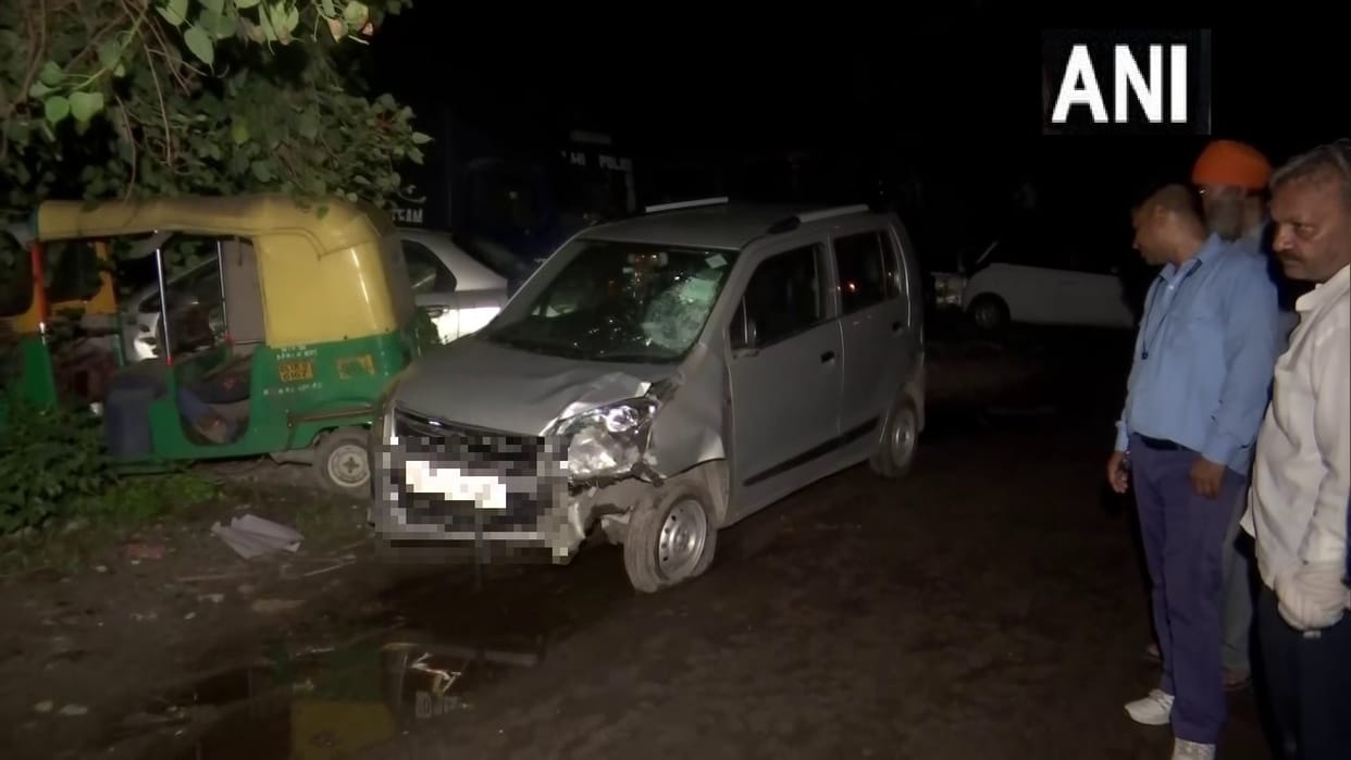 delhi road accident A biker died after being hit by a car near Vinod Nagar on NH 24