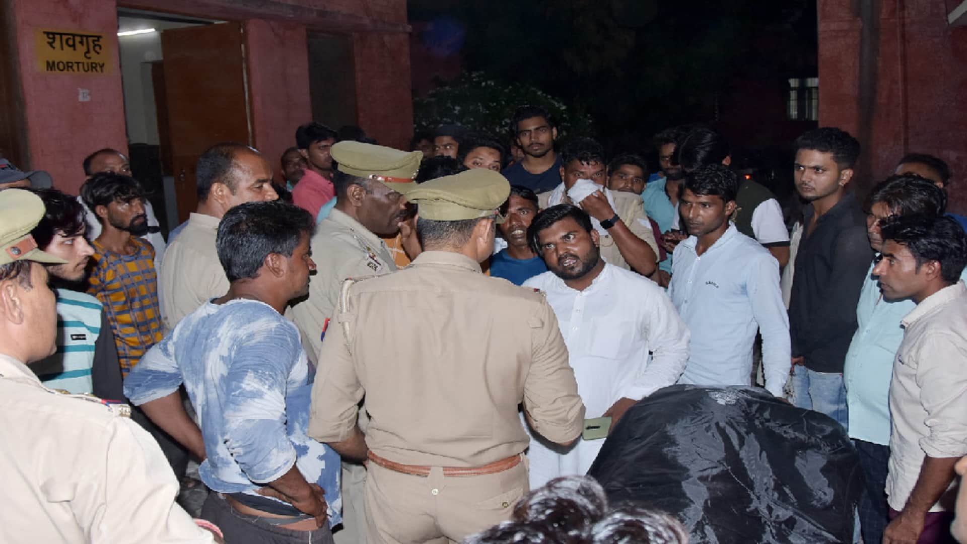 Four youths have died in road accident in some seconds in Saharanpur see photos