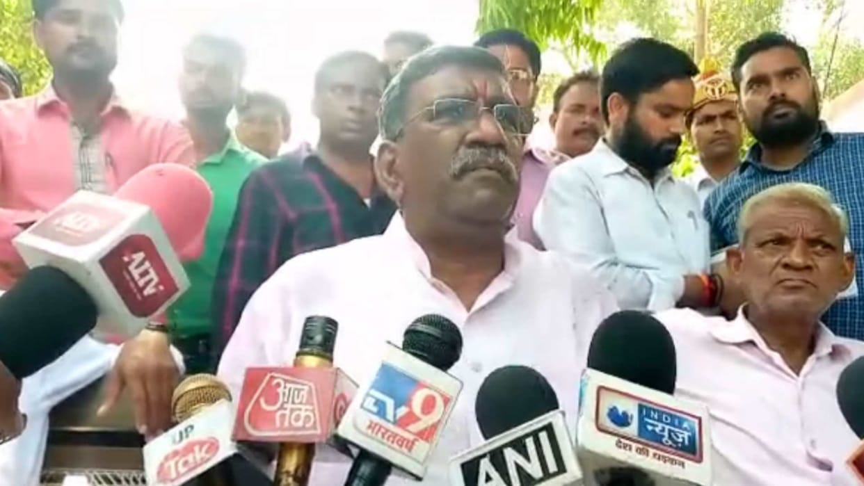 UP minister sits on dharna in Sitapur.